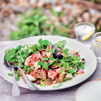 Fig, pancetta & Tunworth cheese salad with walnut croutons