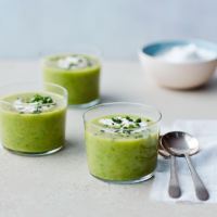 Chilled pea & coconut soup