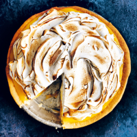 Donna Hay's lemon meringue pie