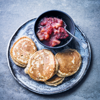 Drop scones with apple & berry fruit compote 