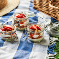 Strawberry mascarpone cheesecake jars