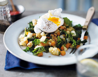 Parsnip, carrot & kale hash with poached eggs 