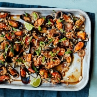 Vietnamese-style-grilled-mussels