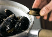 wr19-prepare-mussels1-209x149-1col