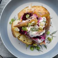 Baked potatoes with mackerel and beetroot
