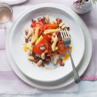 Baked chicken and chorizo with pasta