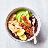 Black rice with cherry tomatoes, chicken & avocado