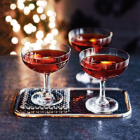 Blackthorn cocktail