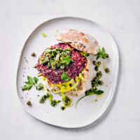 Beef & beetroot burgers with tangy herb dressing