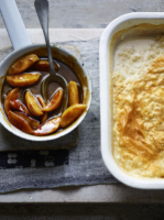 Creamy rice pudding with spiced rum apples