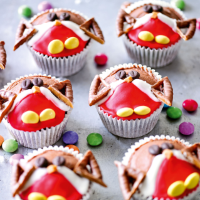 Chocolate robin cupcakes