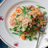 Egg-fried rice with prawns, peas and ham