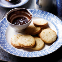 Ginger & honey biscuits with chocolate & honey dip
