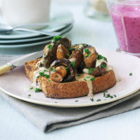 Garlic mushrooms on toast