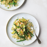 Garlicky prawns & courgette with couscous