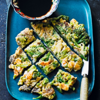 Pajeon with broccoli, shiitake & prawns