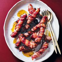 Pigs in blankets with bourbon glaze