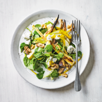 Roasted parsnip, pear & blue cheese salad