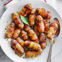 Sticky pigs in blankets