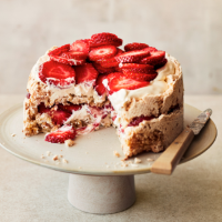 Strawberry & hazelnut meringue cake