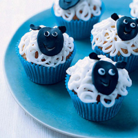 Woolly sheep cupcakes