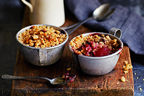 Apple, pear and blackberry crumble