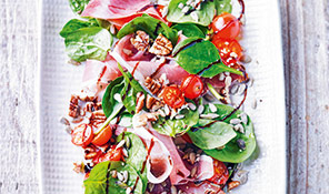Spinach & Parma ham salad with seeds