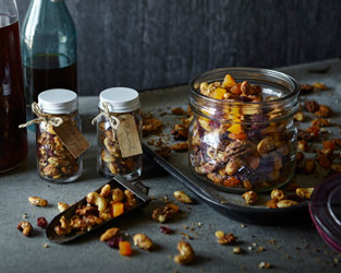 Spiced turkish mixed nuts and fruit