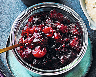 Cranberry sauce with port & ginger