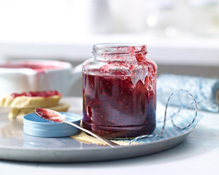 Quick & easy spiced berry jam