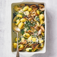Baked gnocchi with spinach & mushrooms