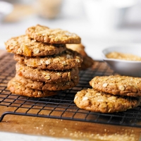 Crackled ginger oat cookies