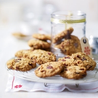 Cranberry & pecan oat cookies