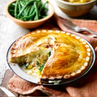 Duchy salmon and spinach plate pie