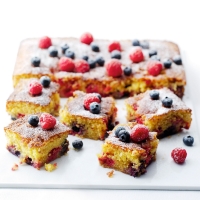 Summer berry cake with polenta