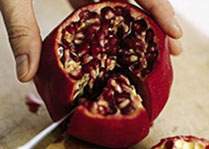 wr19-prepare-a-pomegranate3-209x149-1col
