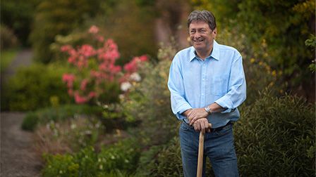Alan Titchmarsh's Summer Garden - how to feed your plants