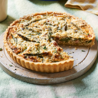 Cheddar, leek and bacon quiche