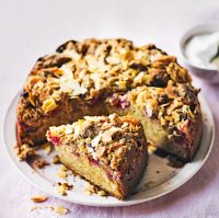 Raspberry & almond cake with crumble topping