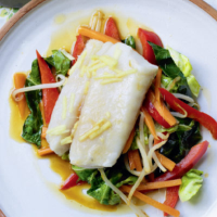 Steamed cod with stir-fry vegetables