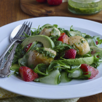 Scallop & strawberry salad with a basil-lime dressing
