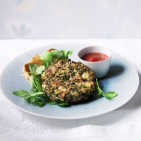 Spinach and spring onion beef burgers