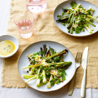 Salad of leeks, broad beans and capers