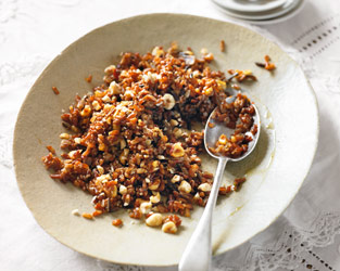 Red rice with hazelnuts and harissa