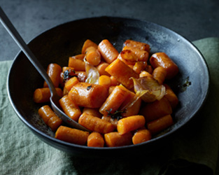 Pot-roasted glazed carrots